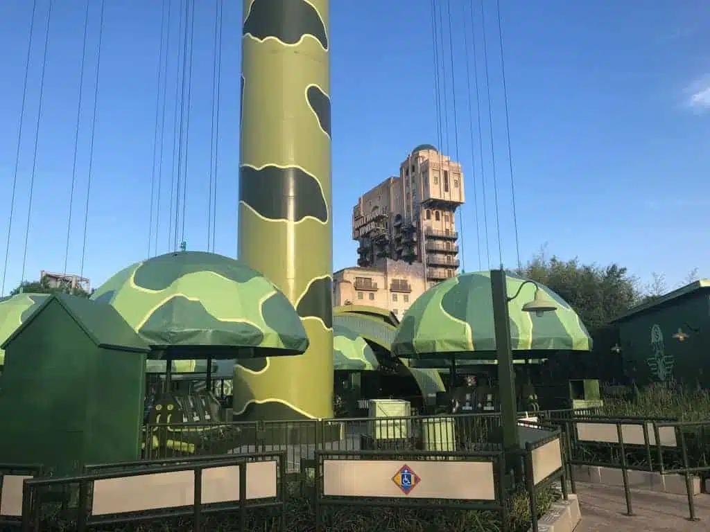 Toy Soldiers Parachute drop, one of the 6 best rides at Walt Disney Studios Park