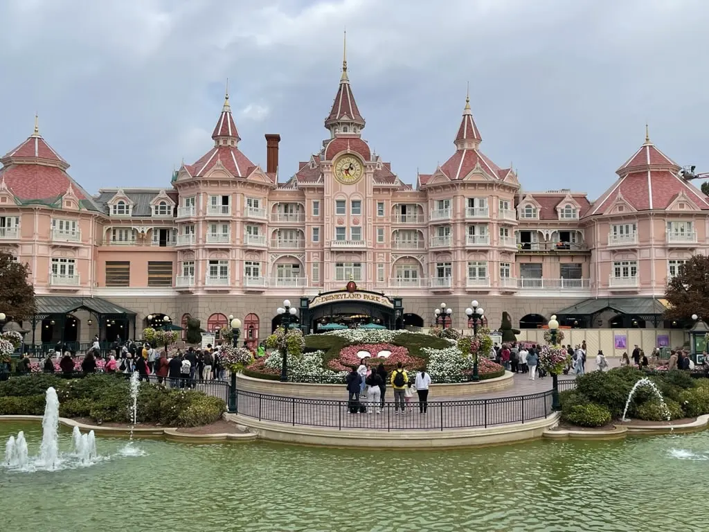 What you need to know about Extra Magic Time at Disneyland Paris!
